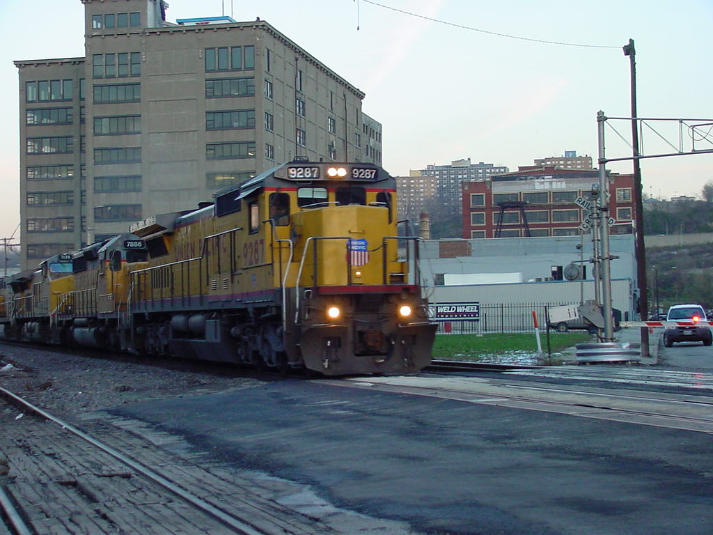 UP C40-8 9287 with UP SD40-2 7886 and UP AC44CW 7129